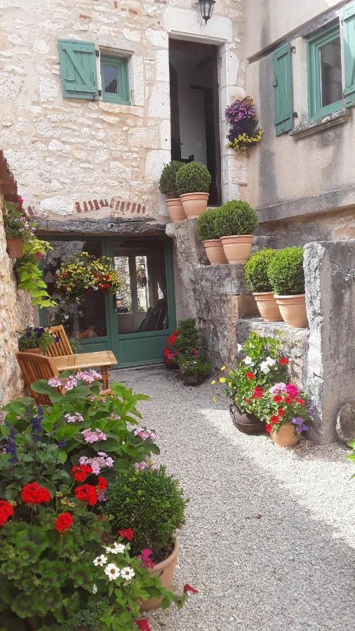 Les Charmes Du Lac Esclauzels Exterior foto