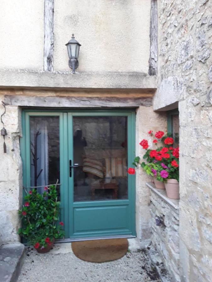 Les Charmes Du Lac Esclauzels Exterior foto
