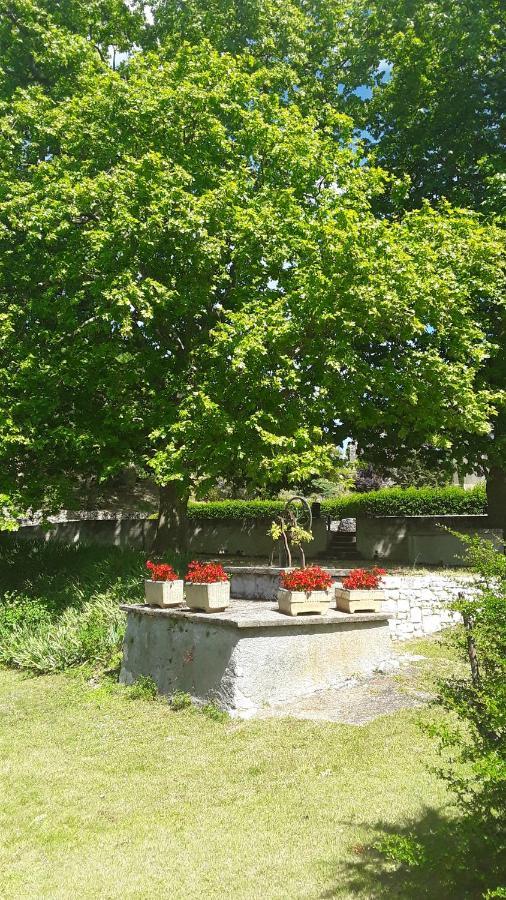Les Charmes Du Lac Esclauzels Exterior foto